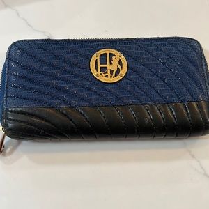 Henri Bendel no 7 wallet.
